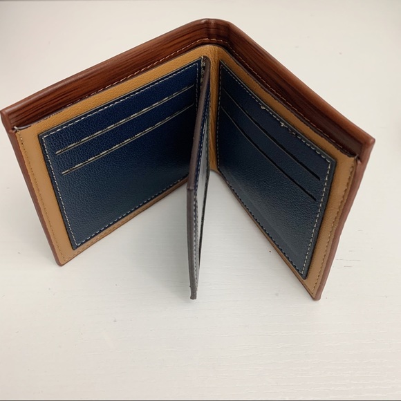 ⛱ 3/$15 Fuerdanni Brown Vegan Leather Wallet - Picture 6 of 6